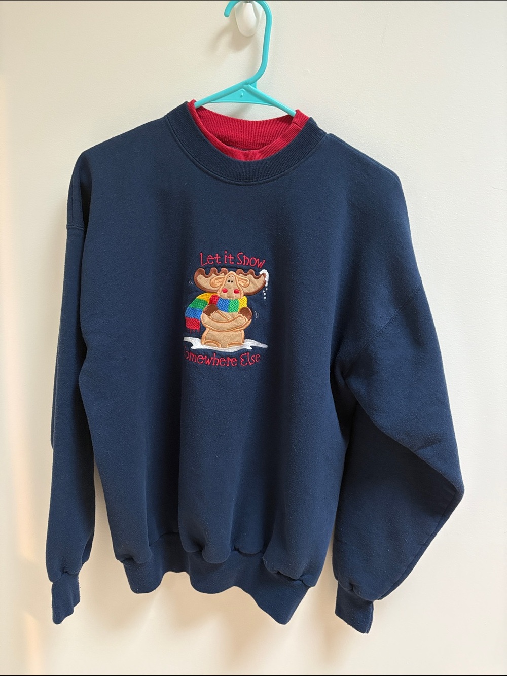 Vintage Cozy Navy Crewneck Grandma Sweatshirt with Embroidered Moose – Red Trim